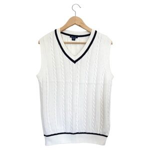 NWOT. Etonkidd Cotton Cable Knit  V- Neck Sweater Vest. White/Black. Size: L